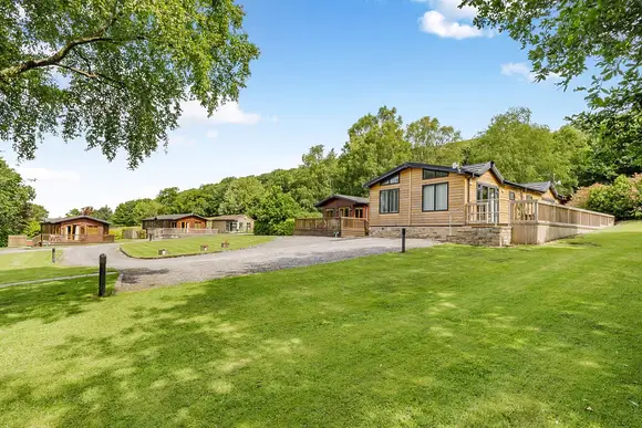 Charlesworth Lodges, Glossop