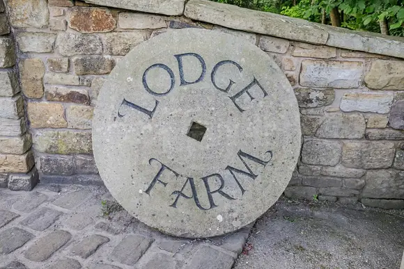 Charlesworth Lodges, Glossop