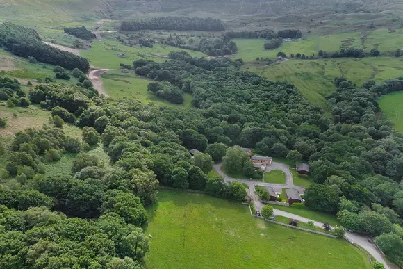 Charlesworth Lodges, Glossop