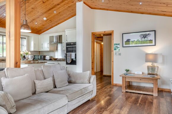 Amour Deluxe - Charlesworth Lodges, Glossop