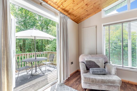 Amour Deluxe - Charlesworth Lodges, Glossop