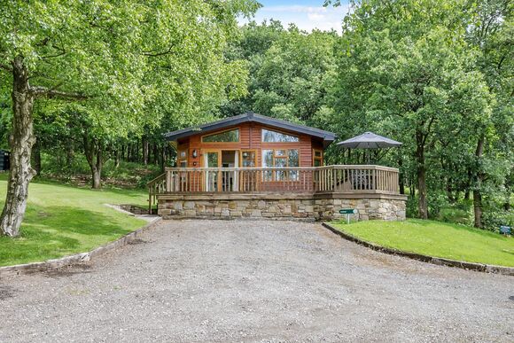 Amour Lodge - Charlesworth Lodges, Glossop