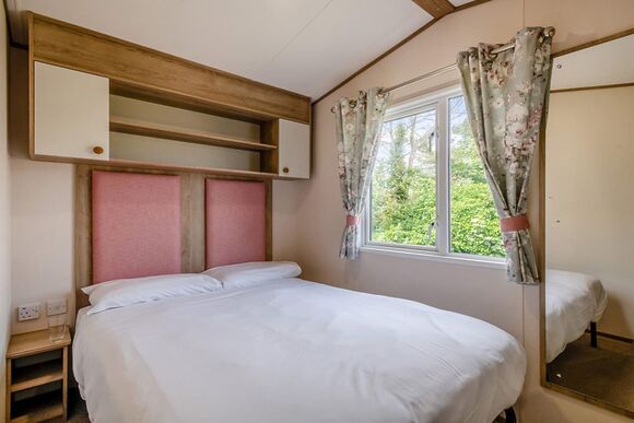 Bronze 2 Bedroom Caravan, Sleeps 4 - Cherry Tree, Burgh Castle, Great Yarmouth