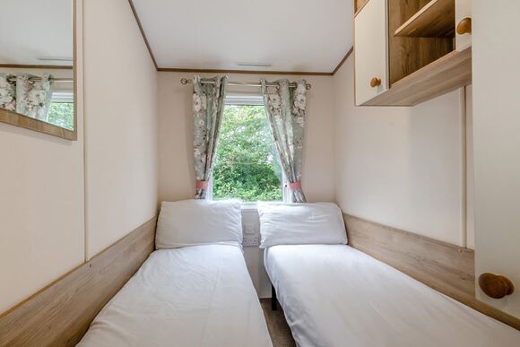 Bronze 2 Bedroom Caravan, Sleeps 4 - Cherry Tree, Burgh Castle, Great Yarmouth