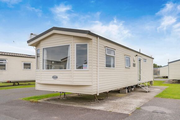 Bronze 3 Bedroom Caravan, Sleeps 8 - Cherry Tree, Burgh Castle, Great Yarmouth