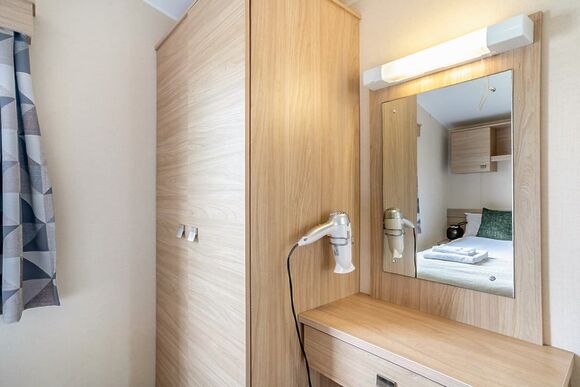 Bronze 3 Bedroom Caravan, Sleeps 8 - Cherry Tree, Burgh Castle, Great Yarmouth