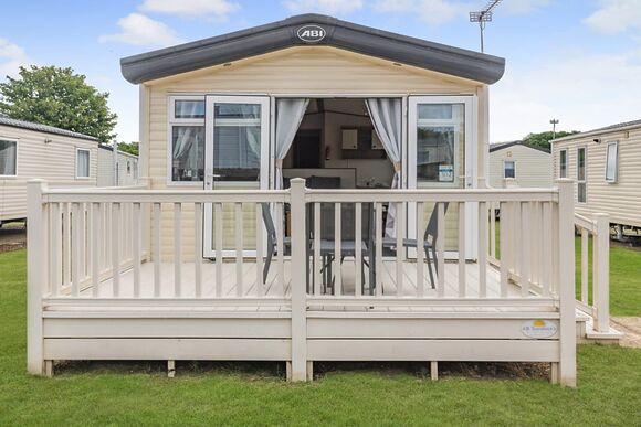 Gold Caravan with decking - Cherry Tree, Burgh Castle, Great Yarmouth