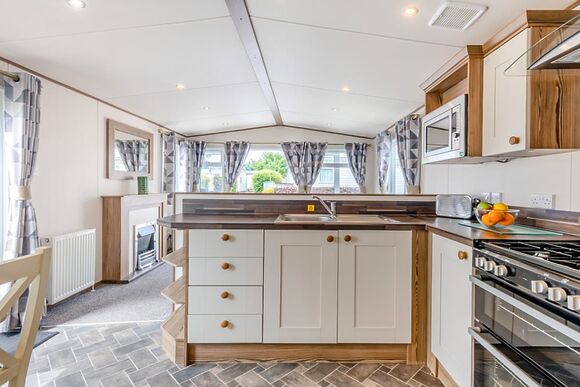 Gold Caravan with parking, ensuite & decking, Gold Caravan with parking, ensuite & decking P - Cherry Tree, Burgh Castle, Great Yarmouth