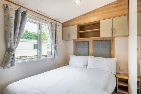 Gold 3 Caravan with decking - Cherry Tree, Burgh Castle, Great Yarmouth