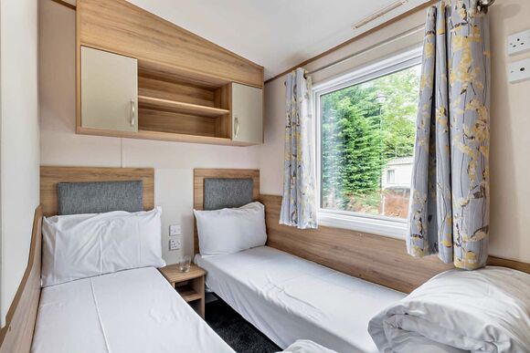 Gold 3 Caravan with decking - Cherry Tree, Burgh Castle, Great Yarmouth