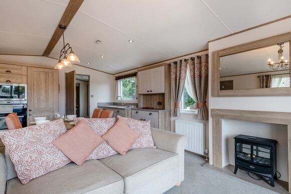 Gold Premium Caravan with parking & decking - Cherry Tree, Burgh Castle, Great Yarmouth