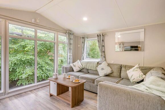 Gold 3 Premium Caravan with parking & decking - Cherry Tree, Burgh Castle, Great Yarmouth