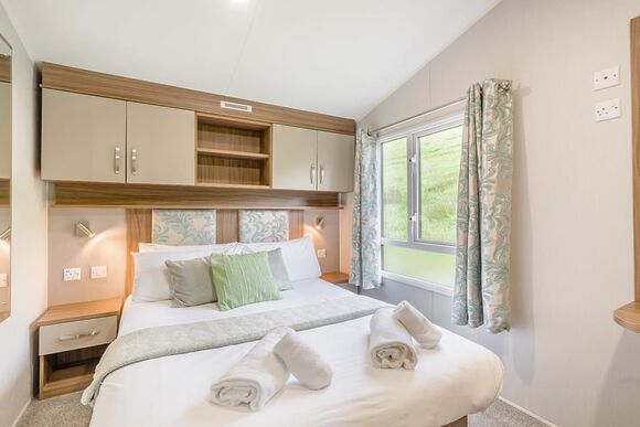 Gold 3 Premium Caravan with parking & decking, Gold Premium 3, Slps 8, parking, decking P - Cherry Tree, Burgh Castle, Great Yarmouth