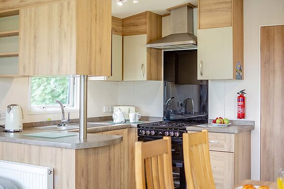 Silver 2 Caravan slps 6 parking, ensuite - Cherry Tree, Burgh Castle, Great Yarmouth