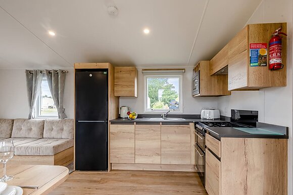 Silver 3 Caravan slps 8 parking and decking P - Oathill Farm Lodges, Crewkerne