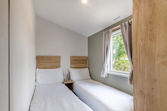Silver 3 Caravan slps 8 parking and decking P - Oathill Farm Lodges, Crewkerne