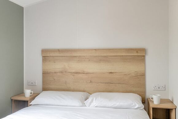 Silver 3 Caravan with ensuite & decking - Cherry Tree, Burgh Castle, Great Yarmouth