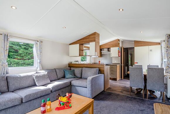 Silver Premium Caravan with decking - Cherry Tree, Burgh Castle, Great Yarmouth