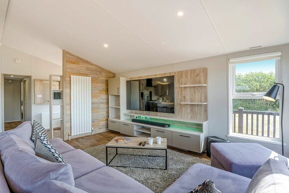 Prestige Lodge with parking, ensuite & decking - Cherry Tree, Burgh Castle, Great Yarmouth