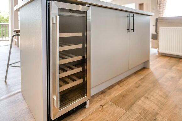 Prestige Lodge with parking, ensuite & decking - Cherry Tree, Burgh Castle, Great Yarmouth