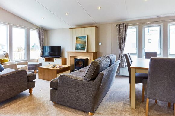 Prestige 3 Lodge with parking, ensuite & decking - Cherry Tree, Burgh Castle, Great Yarmouth