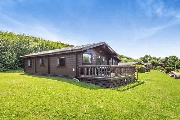 Superior Lodge with parking & decking - Cherry Tree, Burgh Castle, Great Yarmouth