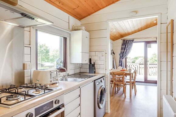Superior Lodge with parking & decking - Cherry Tree, Burgh Castle, Great Yarmouth
