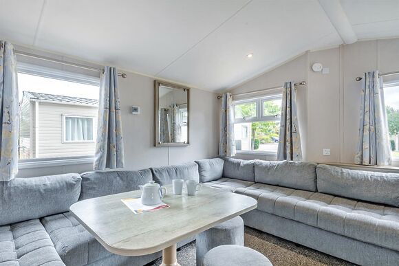 Silver 3 Caravan, slps 8, parking, ensuite, deck P, Silver 3 Caravan, slps 8, parking, ensuite, deck - Cherry Tree, Burgh Castle, Great Yarmouth