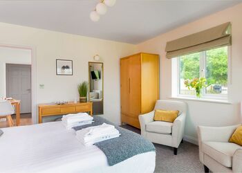 Valley Ground Floor Apartment Hot Tub - Clawford Lakes Resort and Spa, Clawton, Nr Holsworthy