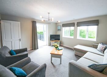 Lake Ground Floor Apartment Hot tub - Clawford Lakes Resort and Spa, Clawton, Nr Holsworthy