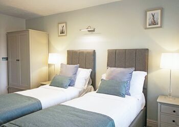 Lake Ground Floor Apartment Hot tub - Clawford Lakes Resort and Spa, Clawton, Nr Holsworthy