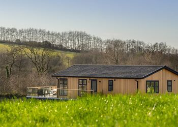 Orchard Deluxe Lakes Edge 2 Hot Tub Pet (Sleeps 6) - Clawford Lakes Resort and Spa, Clawton, Nr Holsworthy