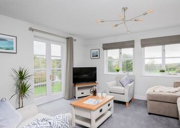 Accessible Lake Ground Floor Apartment Hot tub - Clawford Lakes Resort and Spa, Clawton, Nr Holsworthy