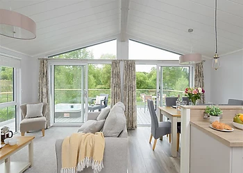 Orchard Deluxe Lakes-Edge 3 Hot Tub 