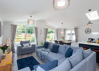 Orchard Deluxe Double Lakes Edge 3 Hot Tub Pet (sleeps 8) 