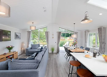 Orchard Deluxe Double Lakes Edge 3 Hot Tub Pet (sleeps 8) 