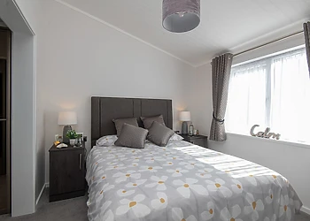 Orchard Deluxe Double Lakes Edge 3 Hot Tub Pet (sleeps 8) 