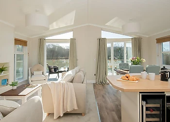 Orchard Deluxe Twin Lakes-Edge 3 Hot Tub Pet (sleeps 8) 