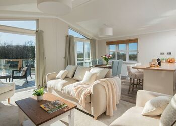 Orchard Deluxe Twin Lakes-Edge 3 Hot Tub Pet (sleeps 8) - Clawford Lakes Resort and Spa, Clawton, Nr Holsworthy