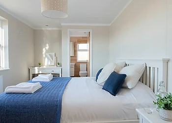 Orchard Deluxe Twin Lakes-Edge 3 Hot Tub Pet (sleeps 8) 