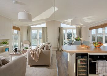 Orchard Deluxe Twin Lakes-Edge 3 Hot Tub Pet (sleeps 8) - Clawford Lakes Resort and Spa, Clawton, Nr Holsworthy