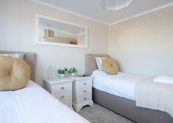 Orchard Deluxe Twin Lakes-Edge 3 Hot Tub Pet (sleeps 8) - Clawford Lakes Resort and Spa, Clawton, Nr Holsworthy