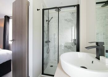 Meadow Deluxe Double Lakes-Edge 3 Hot Tub Pet - Clawford Lakes Resort and Spa, Clawton, Nr Holsworthy