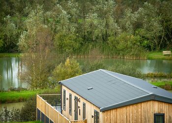 Meadow Deluxe Twin Lakes-Edge 3 Hot Tub Pet - Clawford Lakes Resort and Spa, Clawton, Nr Holsworthy