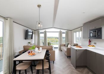 Meadow Luxury 2 Bed Holiday Home Hot Tub Pet (sleeps 4) - Clawford Lakes Resort and Spa, Clawton, Nr Holsworthy