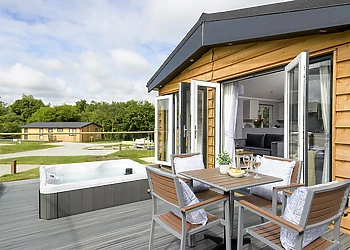 Orchard Deluxe 2 Pet HT 