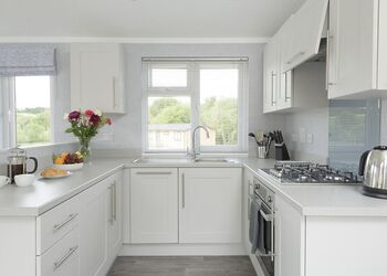 Orchard Deluxe 2 Pet HT - Clawford Lakes Resort and Spa, Clawton, Nr Holsworthy