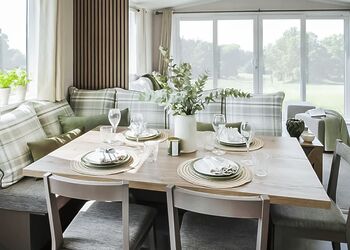 Oak 2 Holiday Home Hot Tub (pet) - Clawford Lakes Resort and Spa, Clawton, Nr Holsworthy