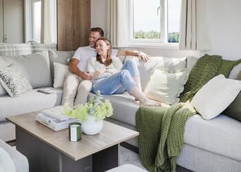 Oak 2 Holiday Home Hot Tub (pet) - Clawford Lakes Resort and Spa, Clawton, Nr Holsworthy