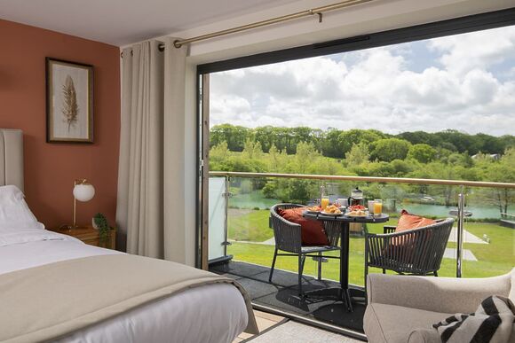 Valley First Floor Apartment Balcony - Clawford Lakes Resort and Spa, Clawton, Nr Holsworthy